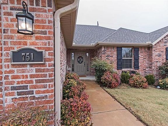 4th image of 751 Silver Leaf Ln