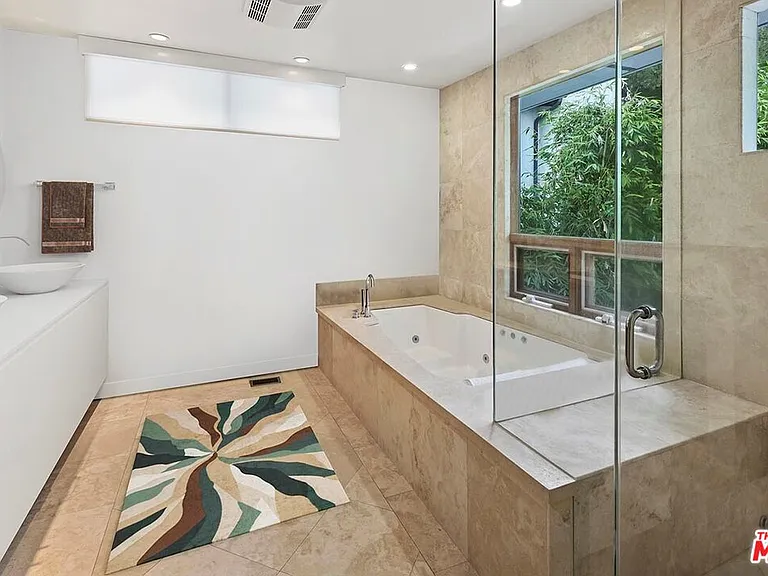 3600 Mandeville Canyon Rd — Photo 18