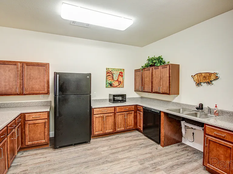 Buchanan Way Apartments — Photo 9