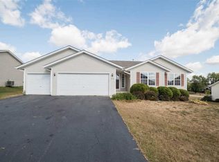 635 Ashleigh Ln, Roscoe, IL 61073