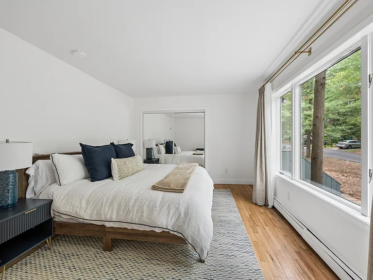 43 Montauk Ave — Photo 14