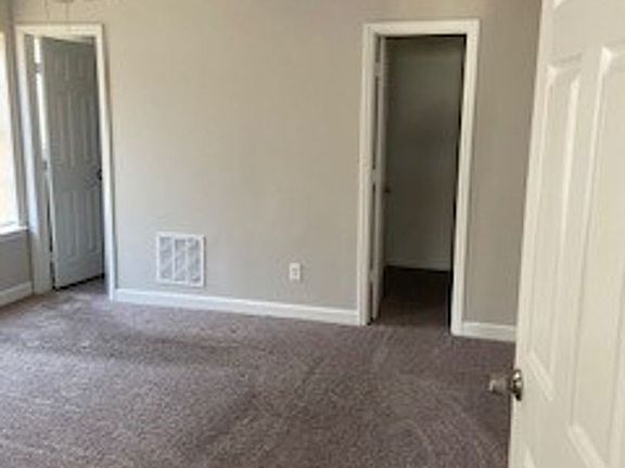 3rd image of 4835 Royal Hills Cv