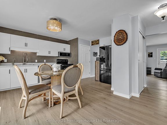 5th image of 863 Parkinson Rd N #7