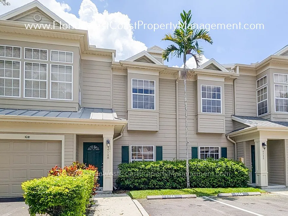 7744 Plantation Cir