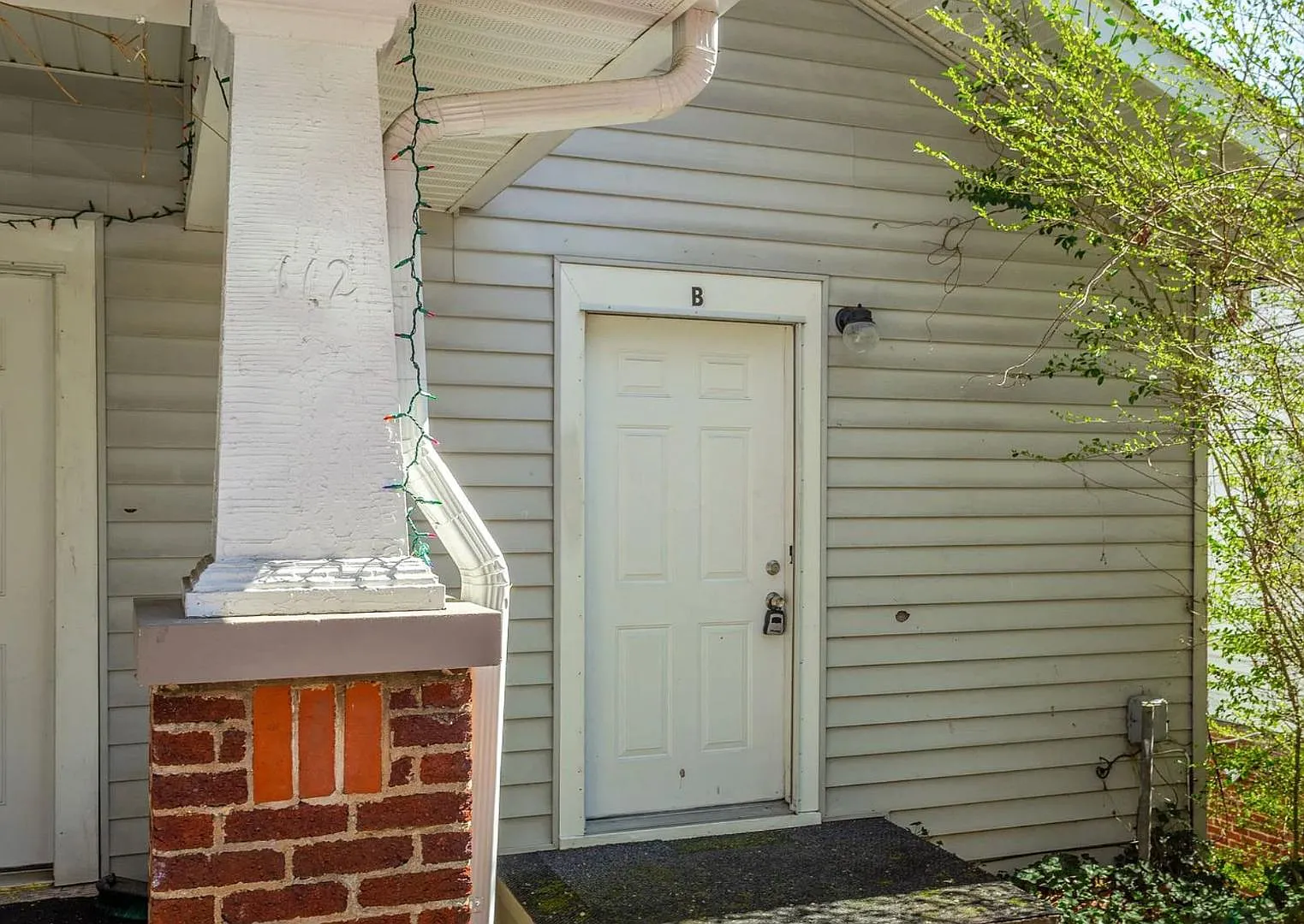 112 S Seminole Dr - Unit B — Photo 2