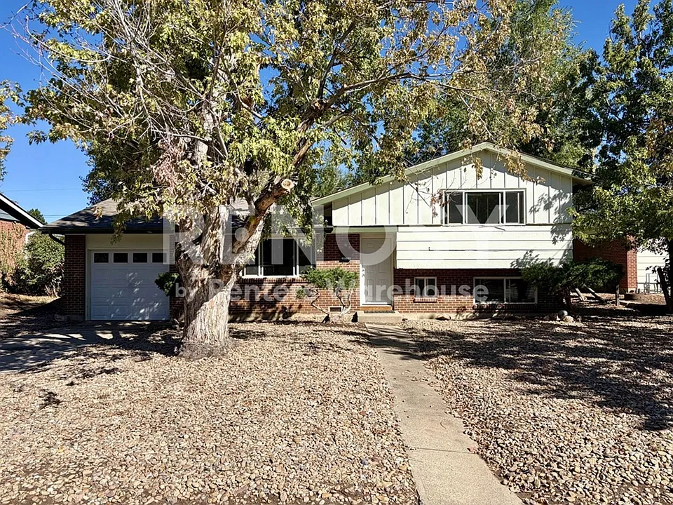 4565 Moorhead Ave