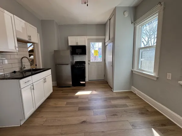 2027 E Washington Ave.