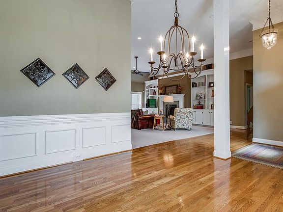 3rd image of 434 Woodcrest Ln