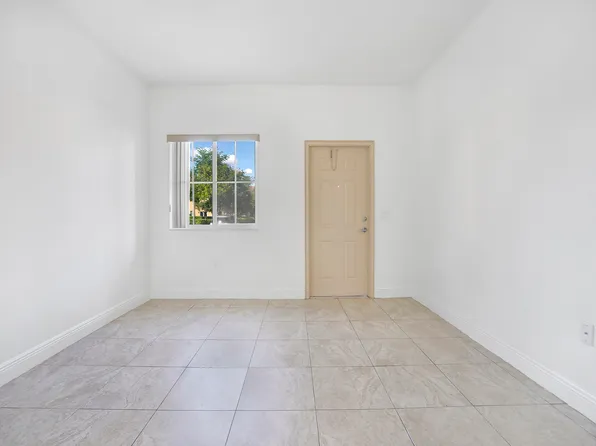 18230 NW 59th Ave #202, Hialeah, FL 33015