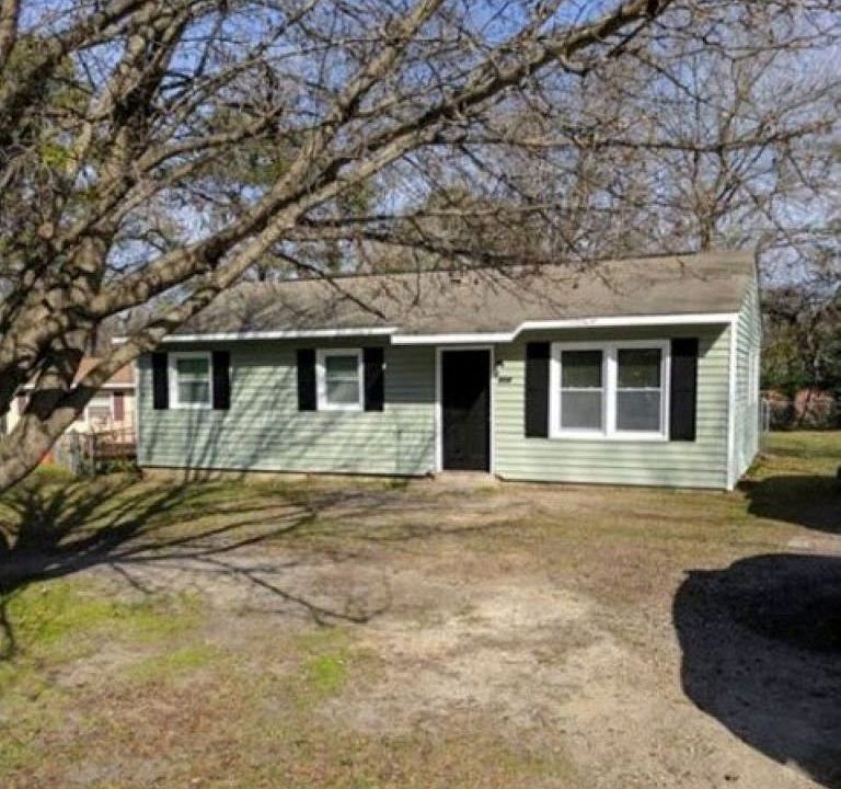 1st image of 808 Crestwood Ter