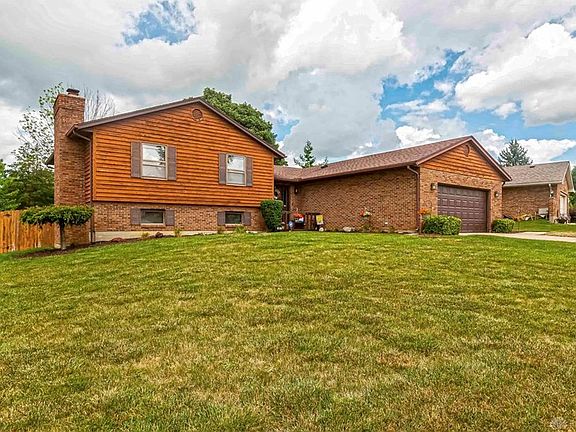 3rd image of 1831 Robinhood Dr