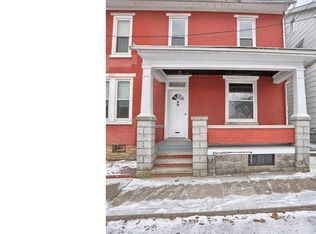 134 S 2nd St, Womelsdorf, PA 19567