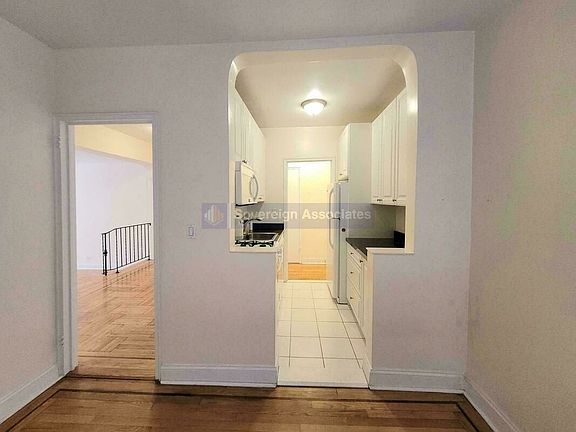 4th image of 110 Bennett Ave APT 2C