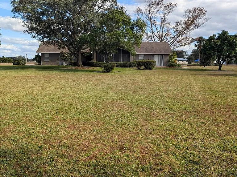 408 Lexington Dr — Photo 7