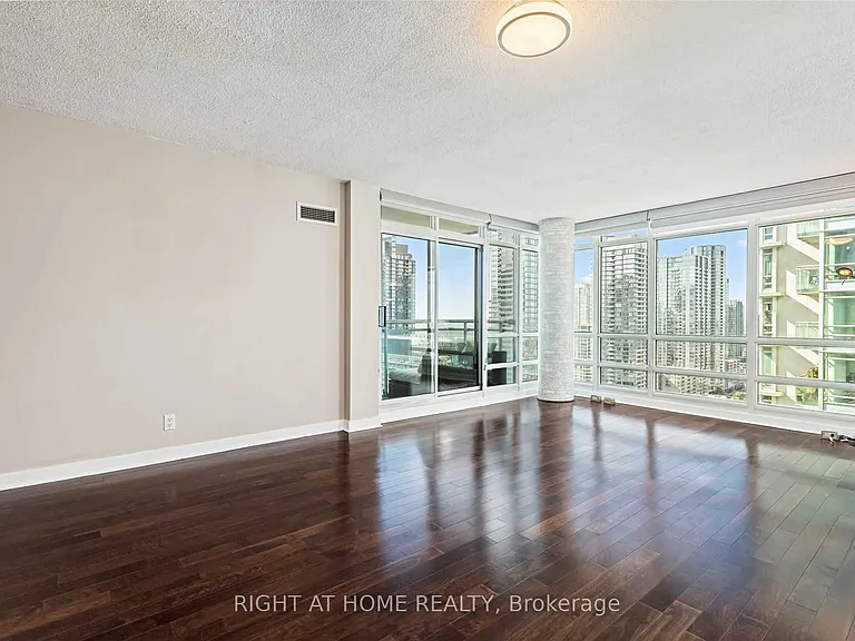 381 Front St W #2911 — Photo 2