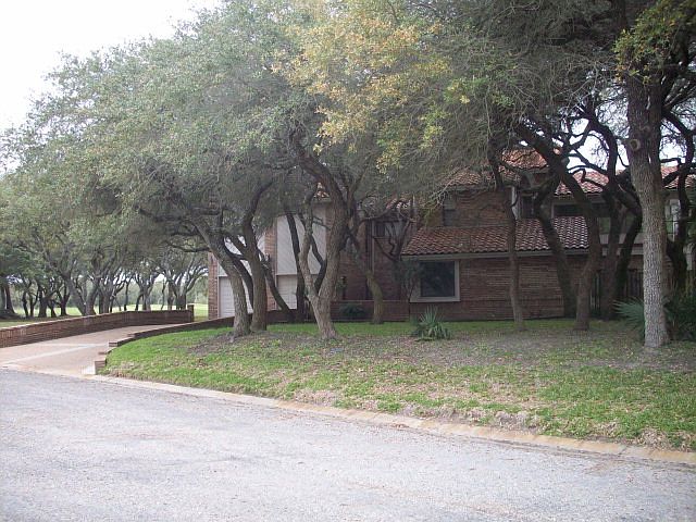 1st image of 106 Bay Hills Dr