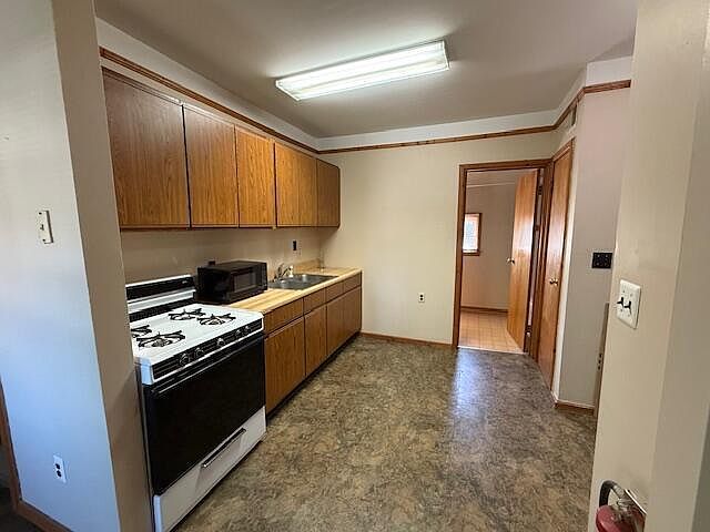 464 Elm St, photo 23