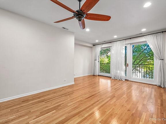3rd image of 613 N Noble St Unit 2