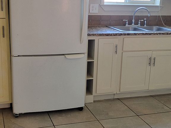 2nd image of 3623 Keltner Ave APT 8