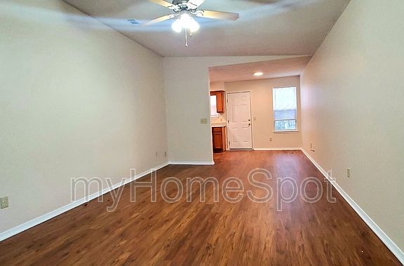 2nd image of 425 Pine Crescent Way