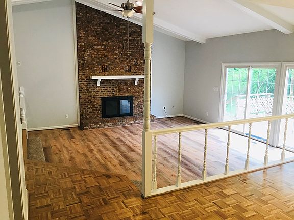 2nd image of 422 Southwood Dr