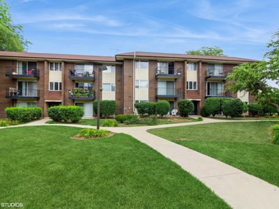 5S066 Pebblewood Ln APT B1, Naperville, IL, 60563