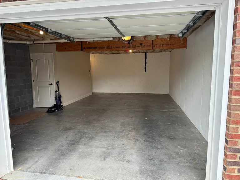 610 Grays Pointe Ct — Photo 4