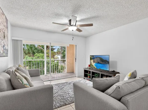 1548 SE Royal Green Cir #206, Port Saint Lucie, FL 34952