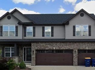 352 Meadow Wood Dr, Festus, MO 63028