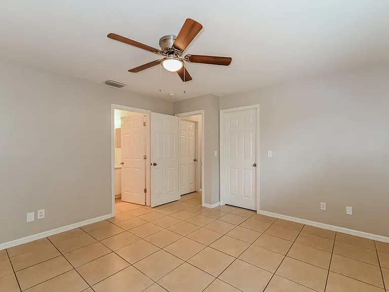 1733 SW 22nd Ln — Photo 11