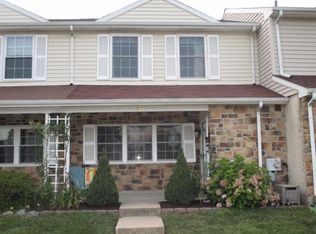 724 Springfield Ct, Downingtown, PA 19335