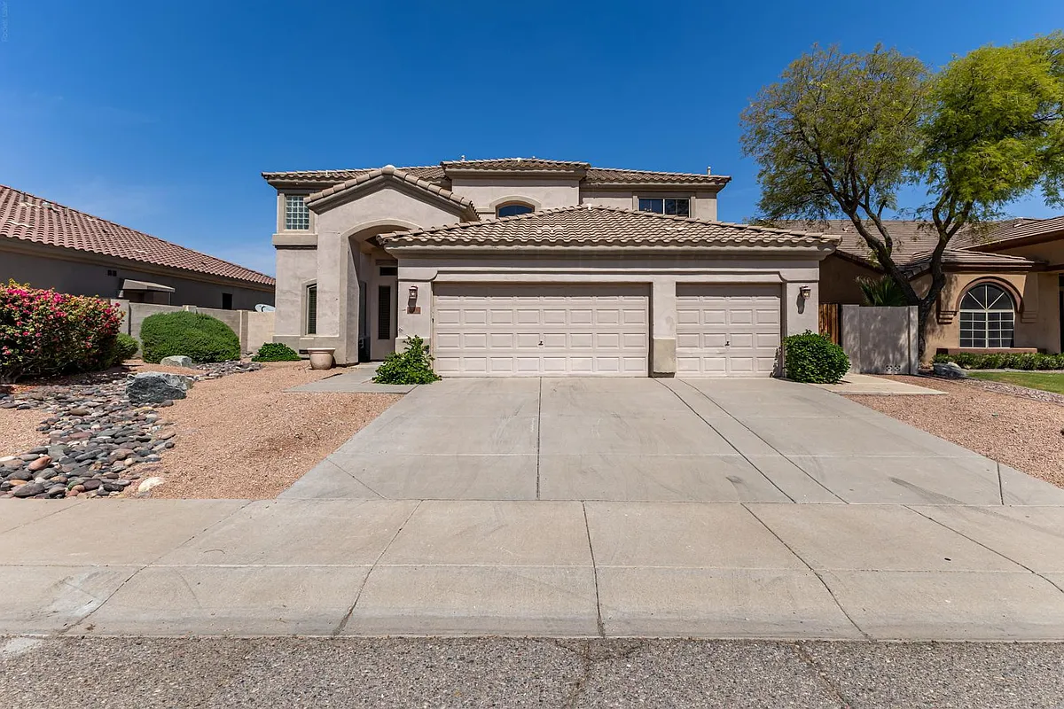 Building Photo - 918 W Windsong Dr