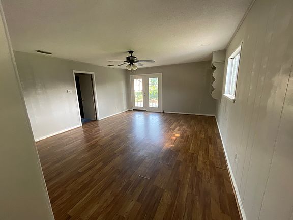 5th image of 605 W Hanna St