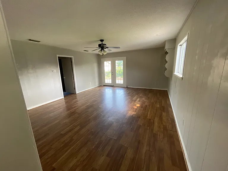 605 W Hanna St — Photo 5