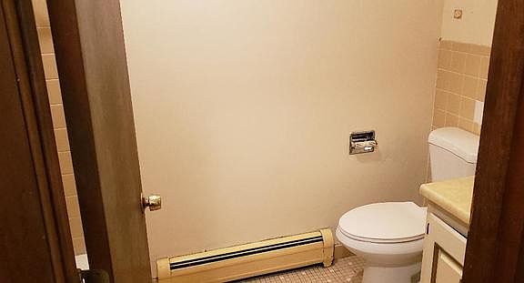 5th image of 6031 N Wolcott Ave #302