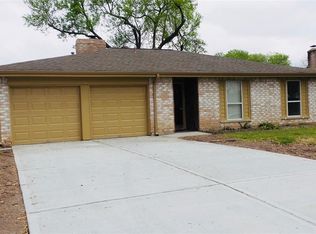 6231 S Briar Knoll Dr, Houston, TX 77072