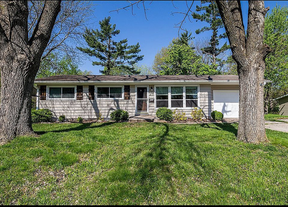 1st image of 217 Elliott Dr