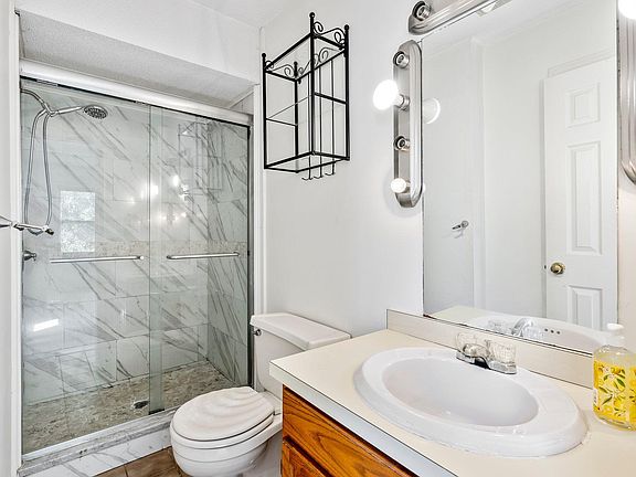 5th image of 250 Georgetown Dr #250