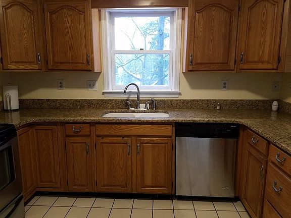2nd image of 40 Waterford Dr #63