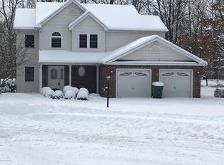 8 Kendall Cir, Hazleton, PA 18202