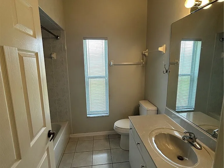 2675 N Canterbury Lake Dr — Photo 9