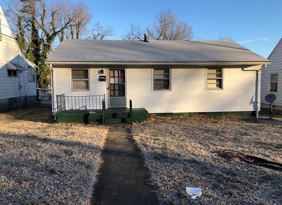 1st image of 204 Hughes St