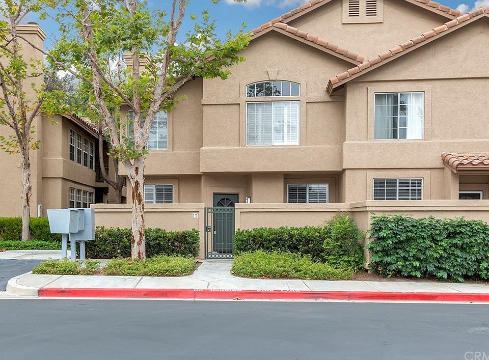 1st image of 15 Windhaven Pl