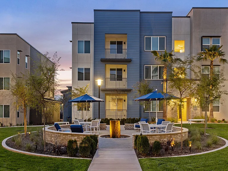 Westbury Apartments — Photo 39