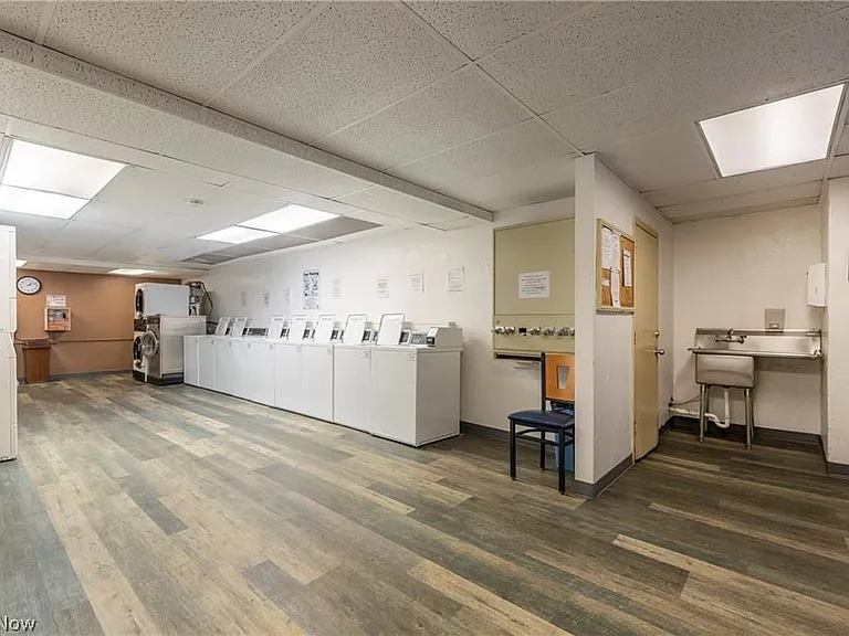 11720 Edgewater Dr #310 — Photo 35