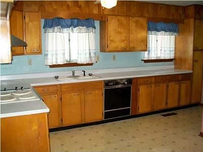 5th image of 4241 Benton Dr
