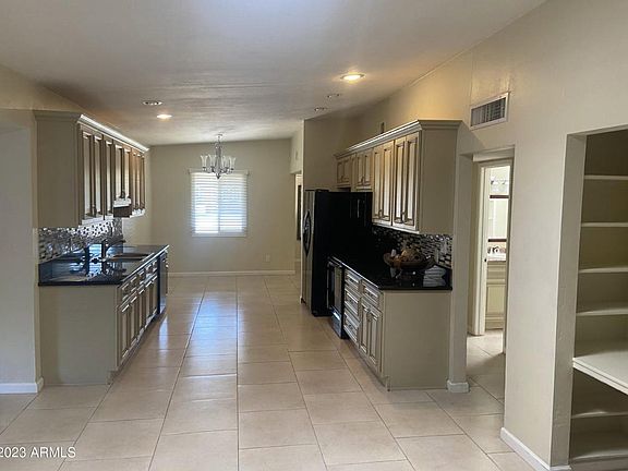 5th image of 3702 E Shaw Butte Dr