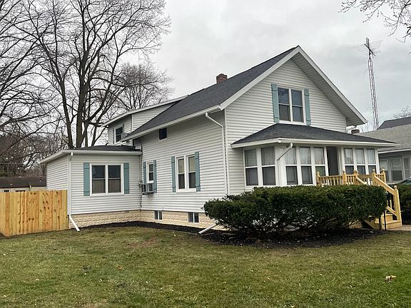 3rd image of 216 W Empire Ave