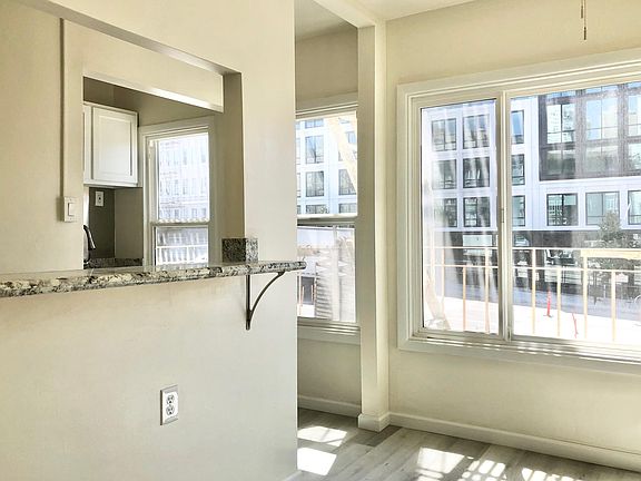 5th image of 2452 Van Ness Ave #200