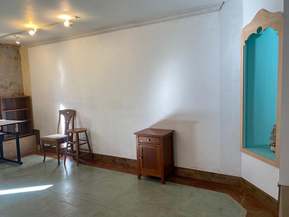 Living room/studio